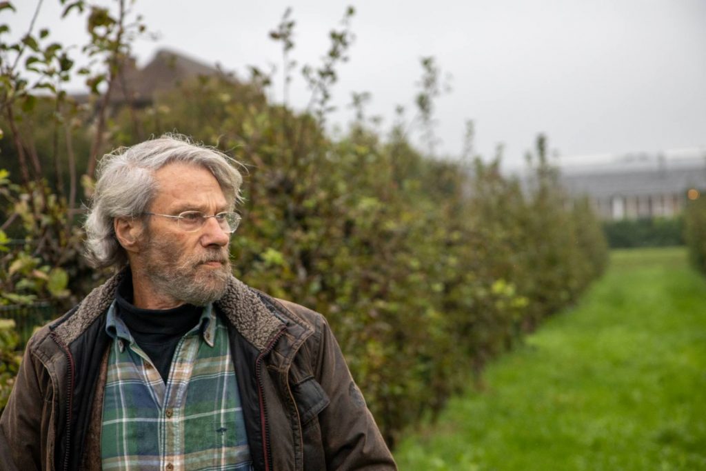 George M. Otter bij het leifruit in IJsselstein