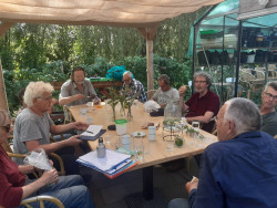 Lunch met de fruitexperts in Wijktuin Achterveld-Groenvliet in IJsselstein