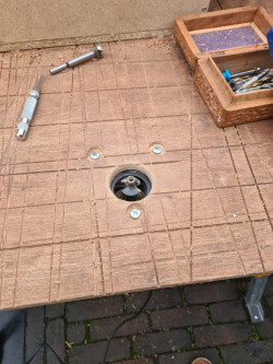 Zoon Yoeri heeft een mooie zaagtafel